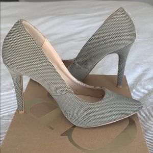 Khaki Mesh Fabric Pumps